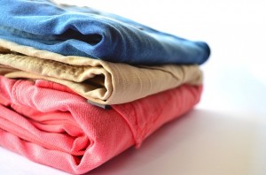 วิธีการซักแห้งเสื้อผ้า มีขั้นตอนการทำอย่างไร
