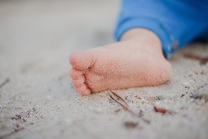 วิธีรักษาส้นเท้าแตก มีสาเหตุ อาการและวิธีแก้อย่างไรบ้าง